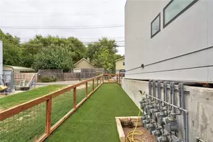 2002 E 7th St, Austin, TX 78702 - Photo 18