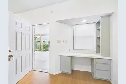 2604 Salado Street #304, Austin, TX 78705 - Photo 6