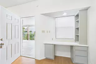 2604 Salado St, Austin, TX 78705 - Photo 6