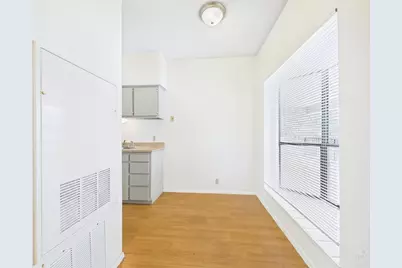 2604 Salado Street #304, Austin, TX 78705 - Photo 2