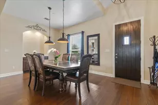 104 W Vienna Dr, Hutto, TX 78634 - Photo 4
