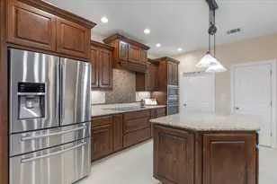 104 W Vienna Dr, Hutto, TX 78634 - Photo 8