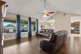 104 W Vienna Dr, Hutto, TX 78634 - Photo 12