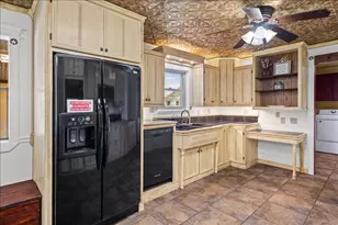 2421 Post Oak Rd, Webberville, TX 78653 - Photo 10