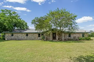 2421 Post Oak Rd, Webberville, TX 78653 - Photo 2