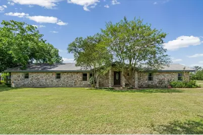 2421 Post Oak Road, Webberville, TX 78653 - Photo 2