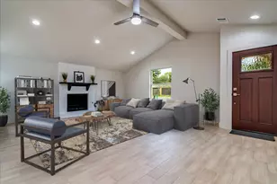 11207 Sage Hollow Dr, Austin, TX 78758 - Photo 2