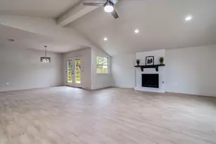 11207 Sage Hollow Dr, Austin, TX 78758 - Photo 8