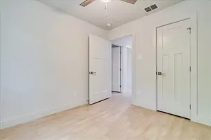 11207 Sage Hollow Dr, Austin, TX 78758 - Photo 16