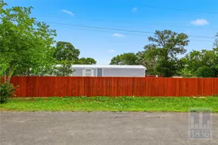 14904 Vevey Dr, Del Valle, TX 78617 - Photo 6