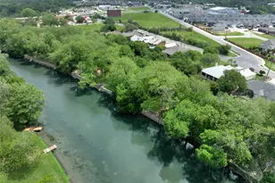 1049 River Terrace, New Braunfels, TX 78130 - Photo 12