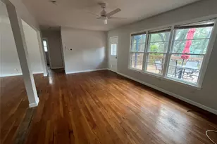 134 E Hillcrest Dr, San Marcos, TX 78666 - Photo 2