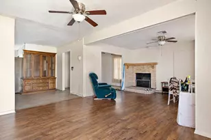 712 Vernon St, Rockdale, TX 76567 - Photo 6