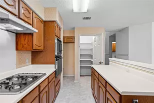 7100 Pine Bluffs Trail, Austin, TX 78729 - Photo 14