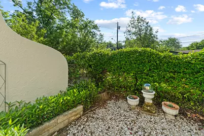 4802 Rowena Avenue, Austin, TX 78751 - Photo 30