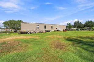 175 Las Estancias Dr, Cedar Creek, TX 78612 - Photo 12