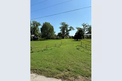 1411 Pecan Shores, Smithville, TX 78957 - Photo 2