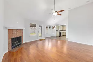 214 Crystal Knoll Blvd, Georgetown, TX 78626 - Photo 4
