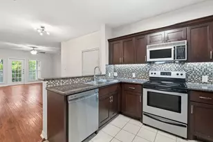 6810 Deatonhill Dr, Austin, TX 78745 - Photo 12