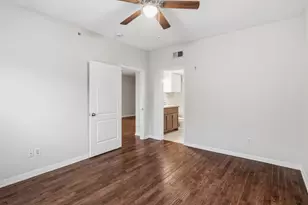 6810 Deatonhill Dr, Austin, TX 78745 - Photo 16