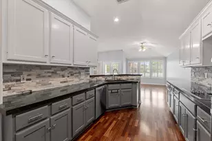 30388 Ledgemont Ln, Georgetown, TX 78628 - Photo 12