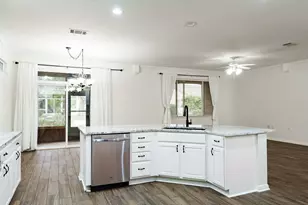 124 Dewberry Dr, Georgetown, TX 78633 - Photo 10