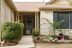 124 Dewberry Dr, Georgetown, TX 78633 - Photo 4