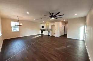 750 S Main St, Lockhart, TX 78644 - Photo 4