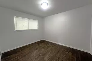 1037 E 44th St, Austin, TX 78751 - Photo 6