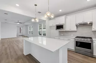 1010 Martingale St, Georgetown, TX 78633 - Photo 4