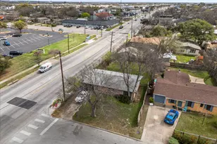 7813 Northwest Dr, Austin, TX 78757 - Photo 2