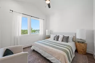 5201 E Martin Luther King Jr Blvd, Austin, TX 78721 - Photo 10