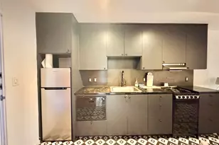 201 Academy Dr, Austin, TX 78704 - Photo 12