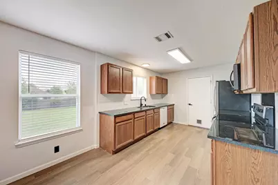 125 Holland Street, Hutto, TX 78634 - Photo 16