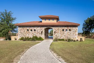 204 Via Daniela, Florence, TX 76527 - Photo 4