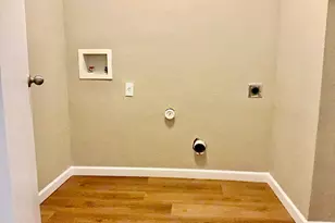 325 Brown St, Hutto, TX 78634 - Photo 24