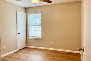 325 Brown St, Hutto, TX 78634 - Photo 16