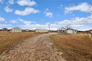 13605 Ralph Ritchie Rd, Manor, TX 78653 - Photo 4