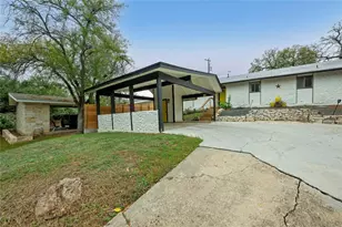 1706 Elmhurst Dr, Austin, TX 78741 - Photo 2