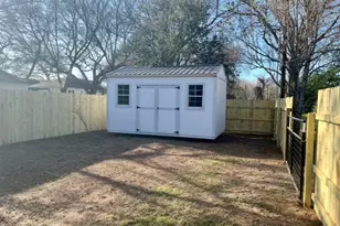 400 Washington St, Smithville, TX 78957 - Photo 6