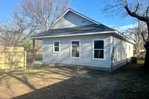 400 Washington St, Smithville, TX 78957 - Photo 4