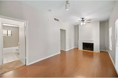 712 Graham Place #203, Austin, TX 78705 - Photo 4