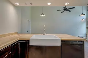 110 S Main St, Elgin, TX 78621 - Photo 4