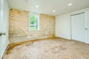 110 S Main St, Elgin, TX 78621 - Photo 8