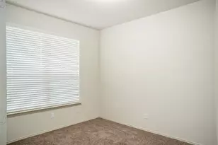 212 Foster Ln, Jarrell, TX 76537 - Photo 4