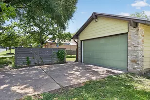 1213 Dunstan Dr, Austin, TX 78745 - Photo 30