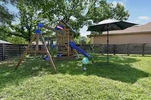 1213 Dunstan Dr, Austin, TX 78745 - Photo 2