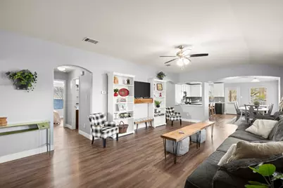 505 Aqua Bell Cove, Leander, TX 78641 - Photo 2