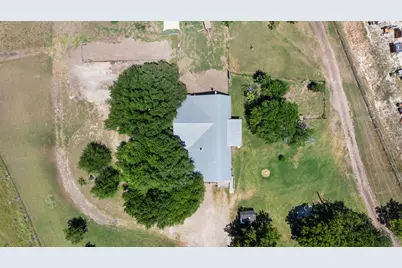 1421 Fm 1660, Hutto, TX 78634 - Photo 16