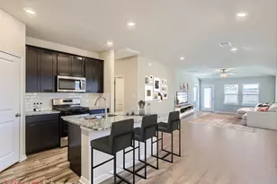 607 View Dr, Georgetown, TX 78628 - Photo 2